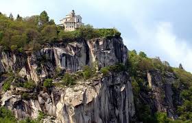 Vista del Sacro Monte d'Orta dal  lago